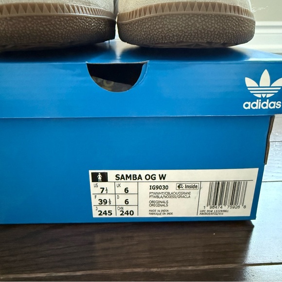 NWT adidas White and Black Classic Samba Sneakers with Gum Sole - Picture 7 of 7